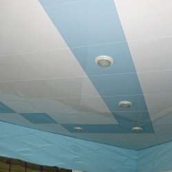 Алюминиевые кассетные потолки Cesal цвет голубой фото
