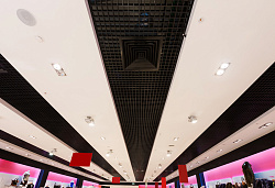 Потолки Грильято для магазин одежды фото