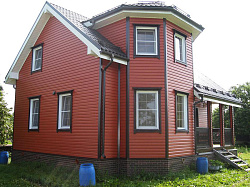 Сайдинг красный отделка дома фото