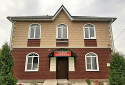 Фасадные панели Стоун-Хаус под красный и бежевый кирпич Фасадные панели Стоун-Хаус под красный и бежевый кирпич фото