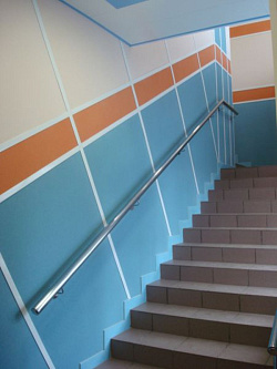 Отделка стен панелями Векорум ваниль, джинса и кармин фото