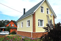 Сайдинг груша на загородном доме фото