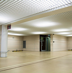 Белые подвесные потолки Грильято фото