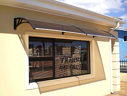 Навес Алмарта над окном фото