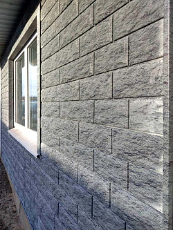 Фасадные панели Стоун-Хаус Камень изумрудный Фасадные панели Стоун-Хаус Камень изумрудный фото