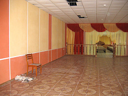 Векорум пустыня сахара и Векорум кармин на стене фото