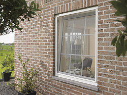 Москитная сетка на окне фото