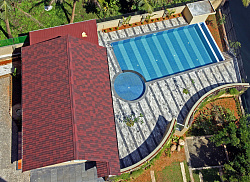 Ондувилла на коньковой крыше фото