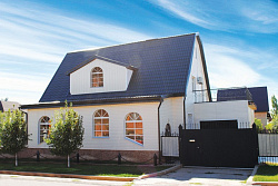 Сайдинг белый на стенах дома фото