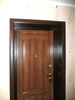 Дверной откос из МДФ темный фото