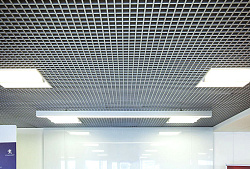 Потолки Грильято для автосалонов фото