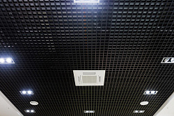 Потолки Грильято черного цвета фото