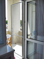 Москитная сетка на дверь балкона