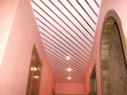 Реечные потолки Cesal монтаж по диагонали фото