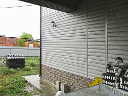 Сайдинг Тимберблок Дуб серебристый и Фасадная панель Фагот каширский фасад фото